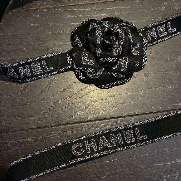 CHANEL RARE Find Limited Edition Blue black gold Ribbon with camellia flower - Picture 5 of 5
